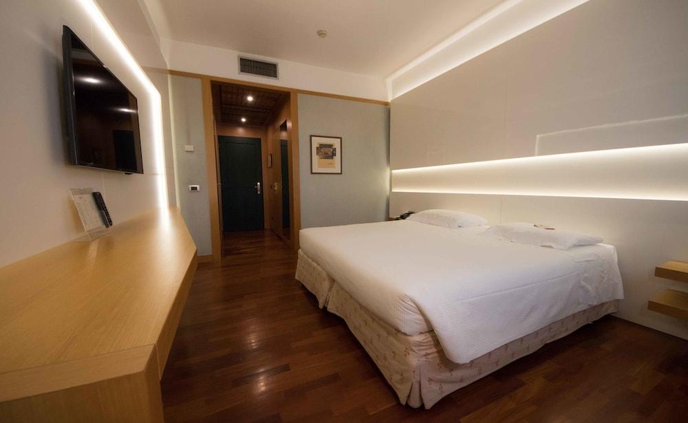 Della Rotonda Hotel 4*
